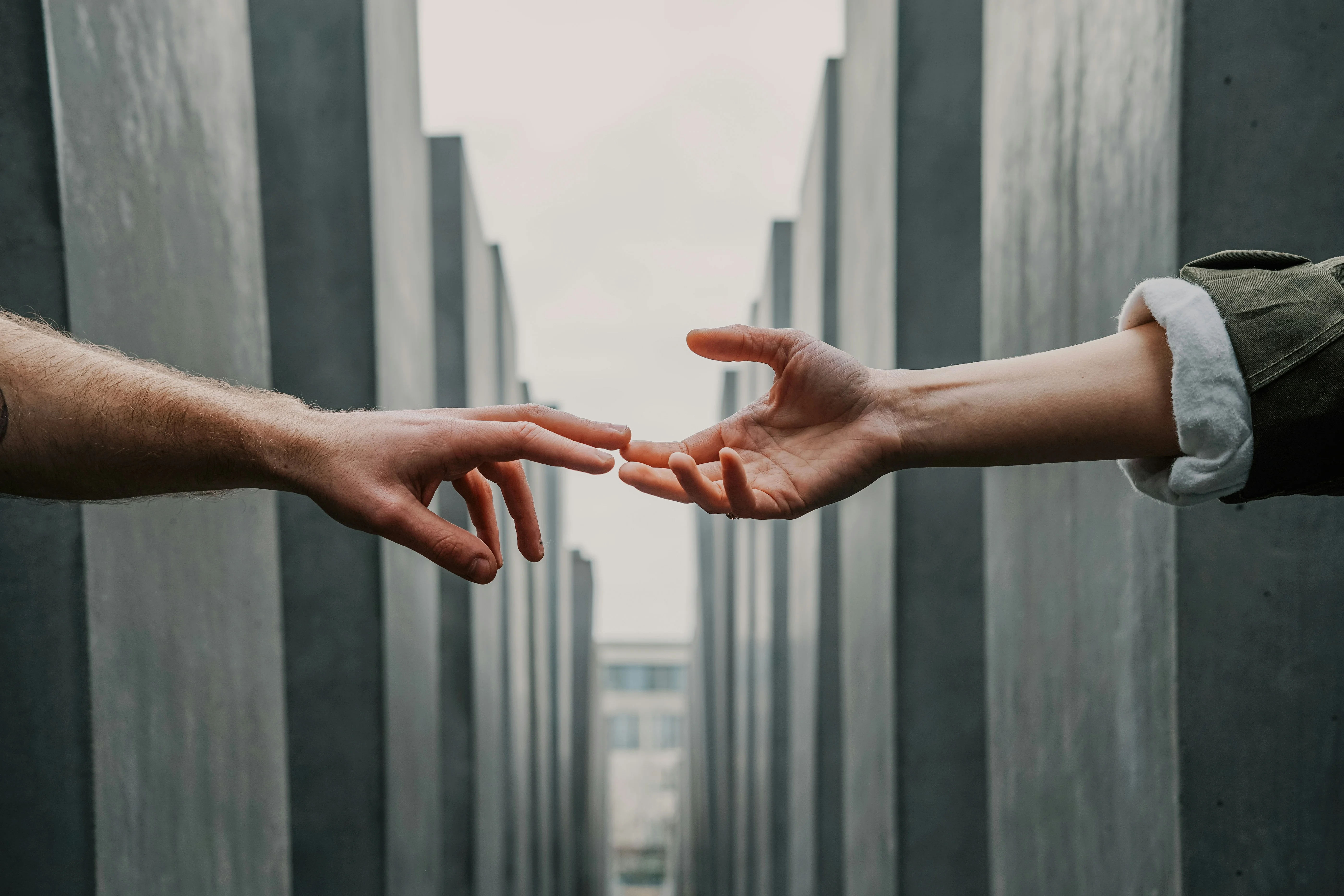 empathie et mains qui se rejoignent