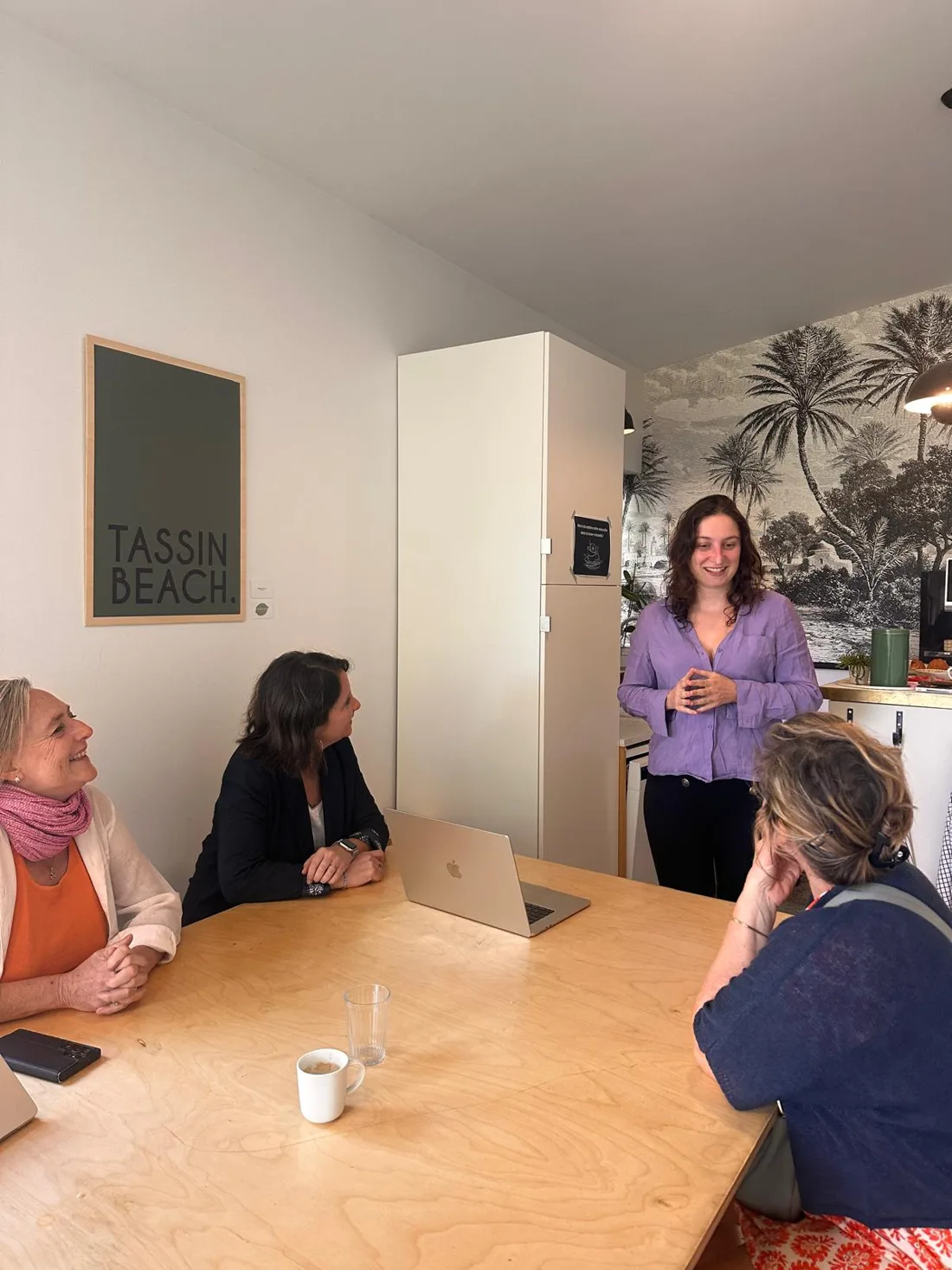 Laura Ballo animant un atelier avec un groupe de professionnels